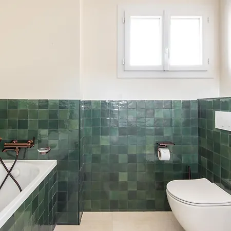 Grande Maison Familiale, Piscine Ferienhaus Baron (Gard)