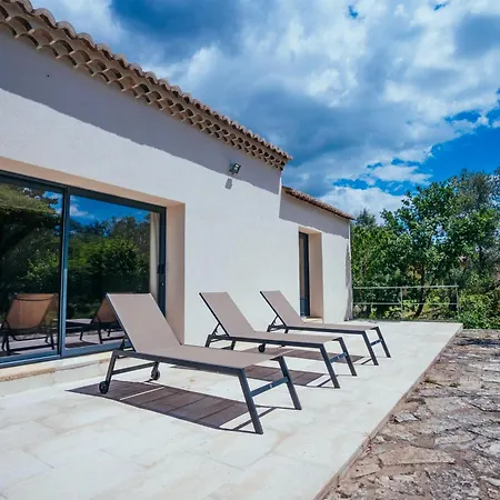 Grande Maison Familiale, Piscine