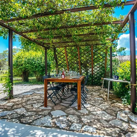 Grande Maison Familiale, Piscine Baron (Gard)