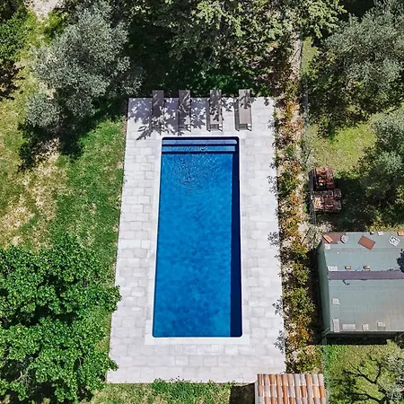 Grande Maison Familiale, Piscine *